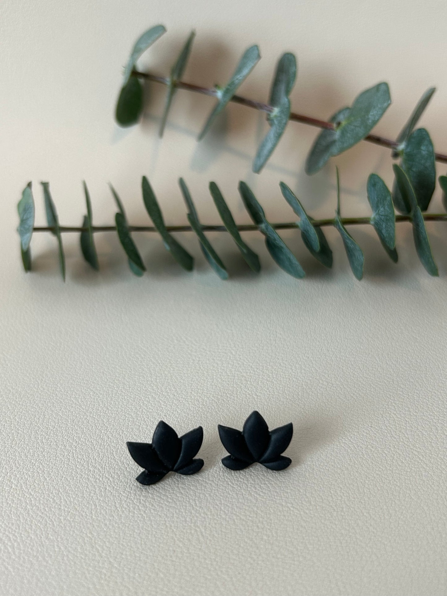 Lotus Studs - Black - LucyLola