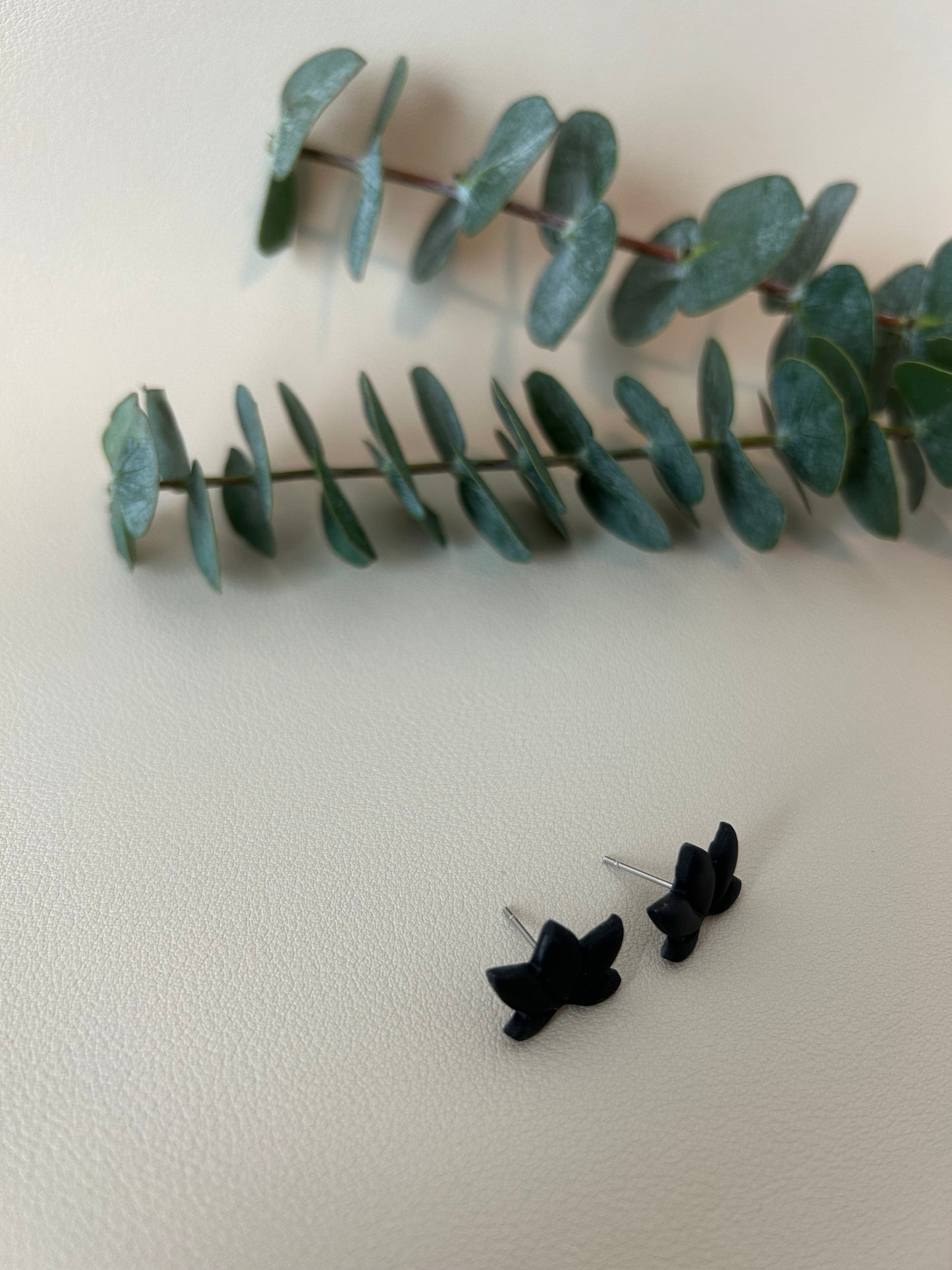 Lotus Studs - Black - LucyLola