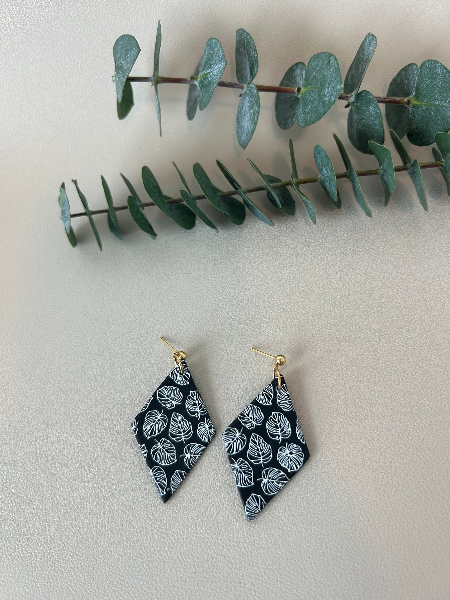 The Diamond - Monstera Print - White on Black - LucyLola