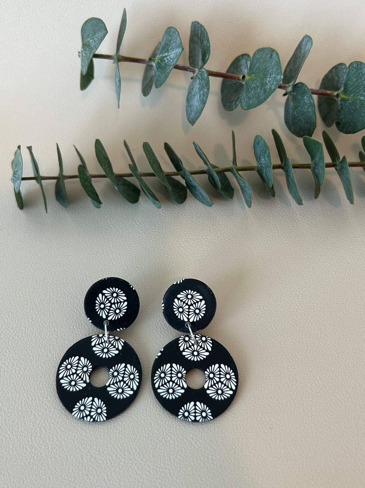 The Ava - Daisy Print - White on Black - LucyLola