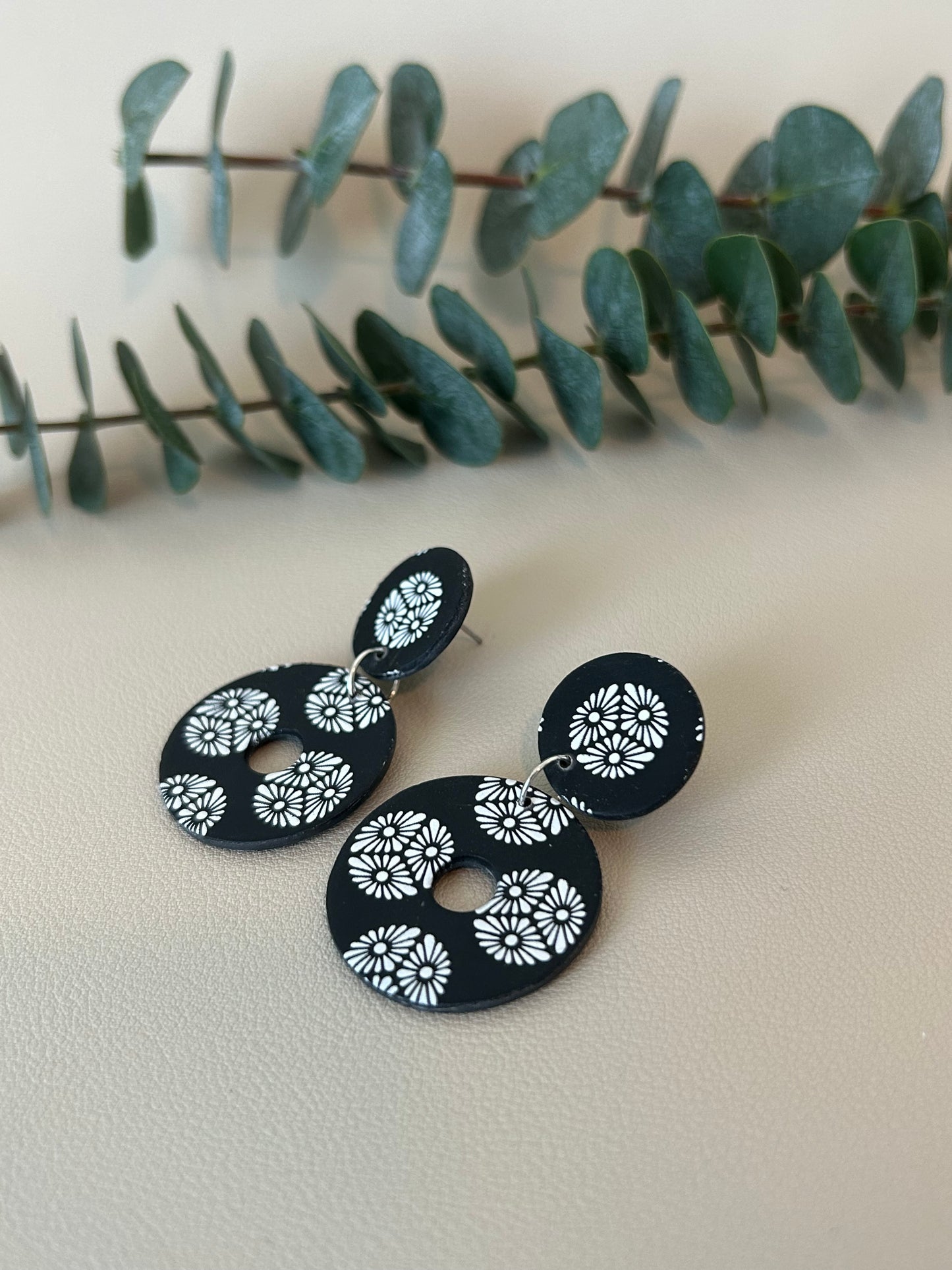 The Ava - Daisy Print - White on Black - LucyLola