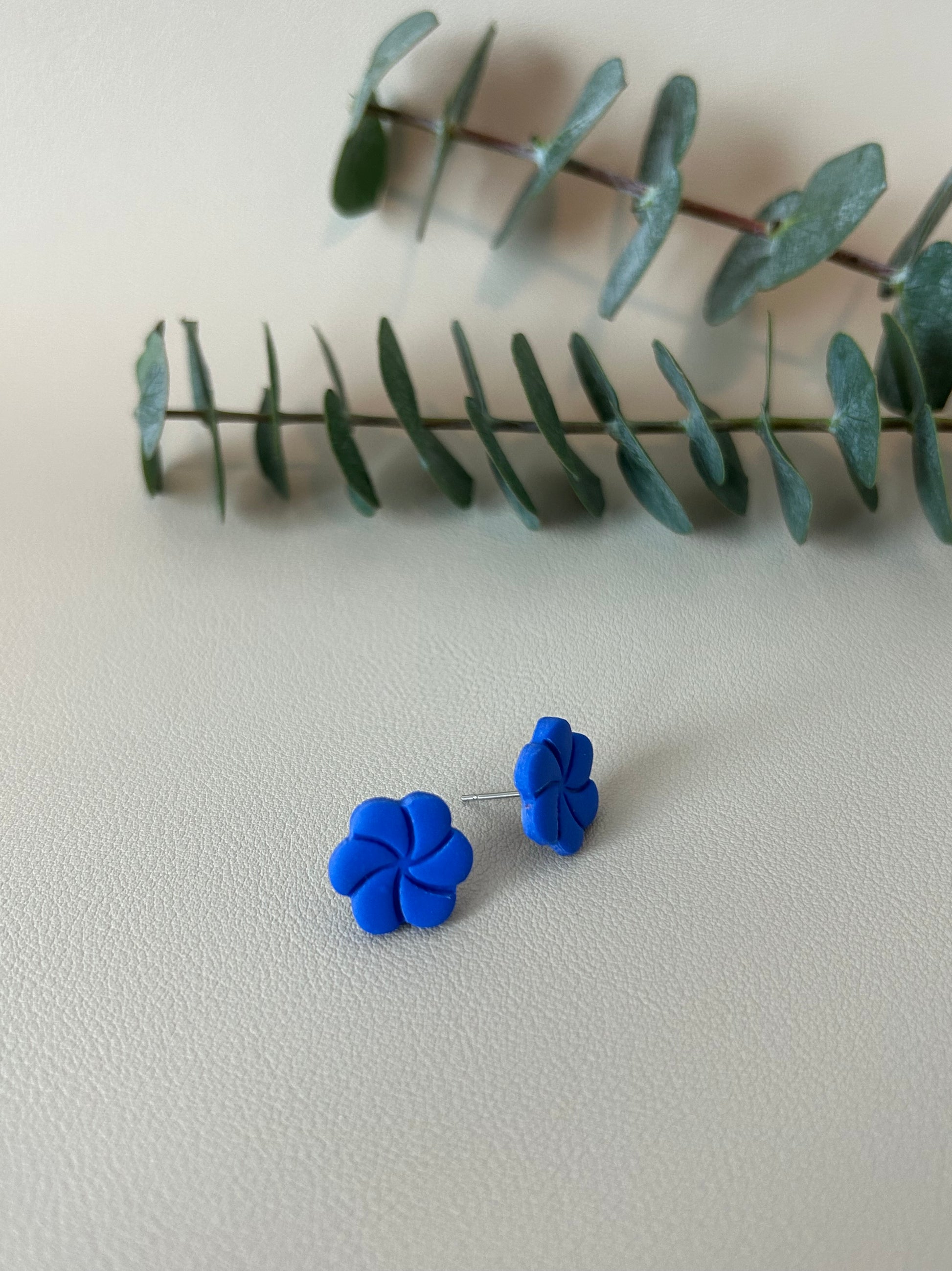 Flower Studs - Ultramarine Blue - LucyLola 