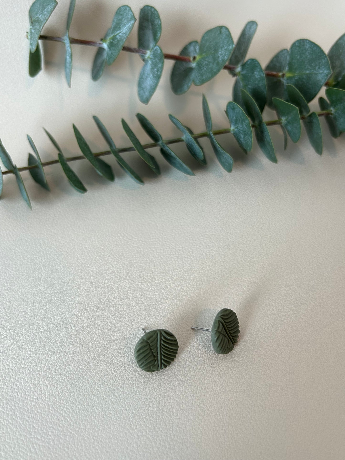 Palm Leaf Textured Studs - Pine Green - LucyLola 