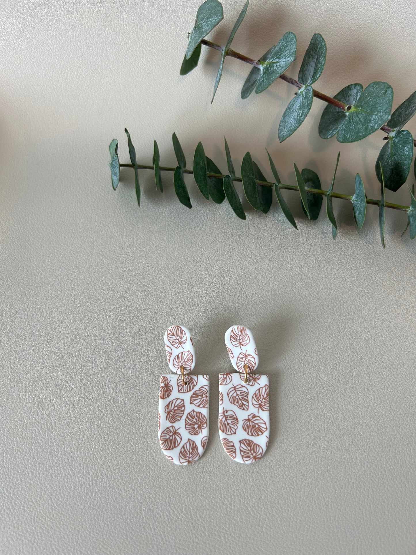 The Olivia - Monstera Print - Sienna on White - LucyLola 