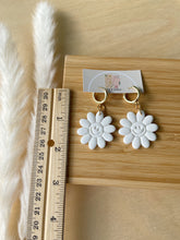 Load image into Gallery viewer, Smiley Flowers Huggies - White - LucyLola 
